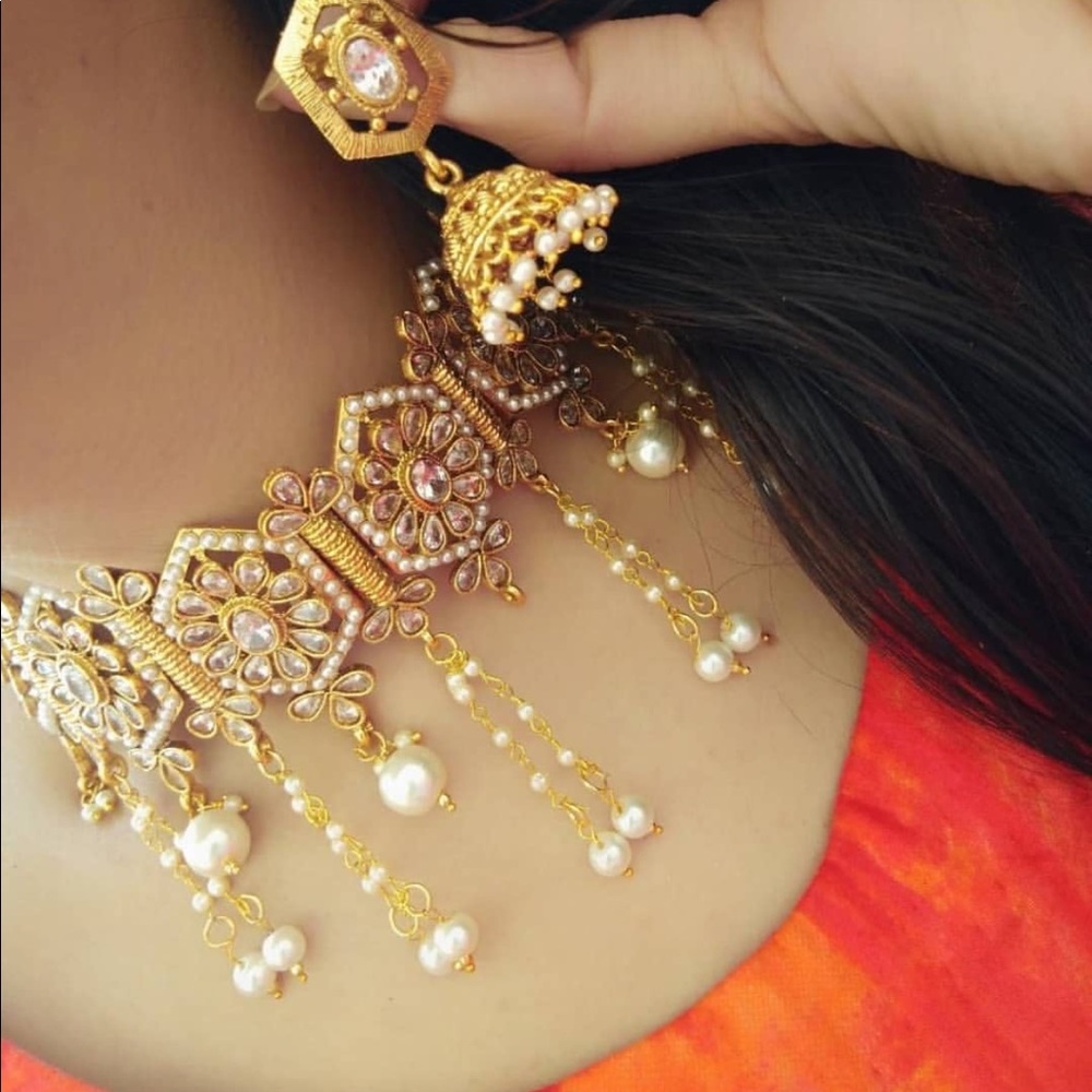 Choker set